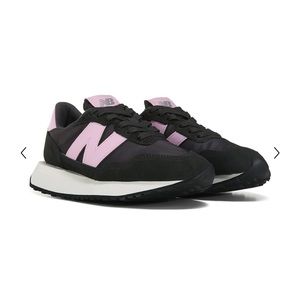 NEW BALANCE Women's 237 Retro Sneaker- black / lilac pink